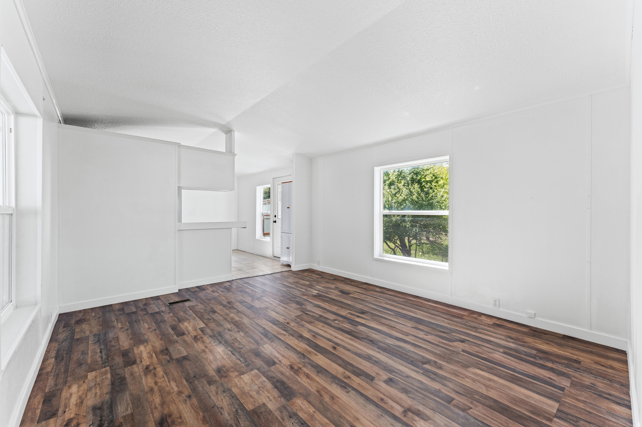 COLEMAN MOBILE HOME COURT - Residential