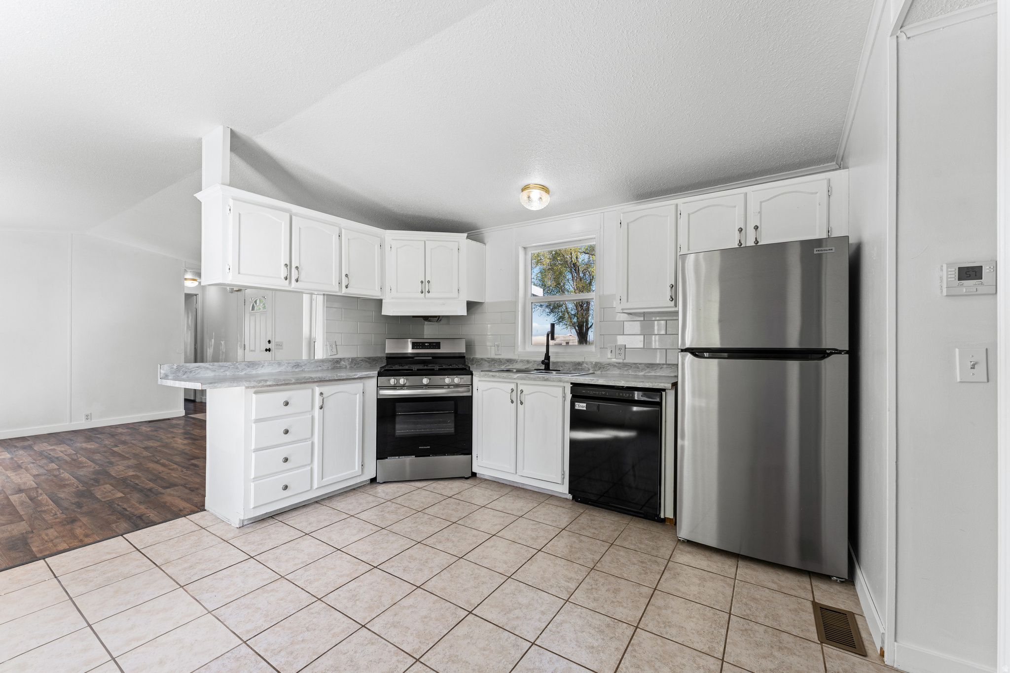 COLEMAN MOBILE HOME COURT - Residential