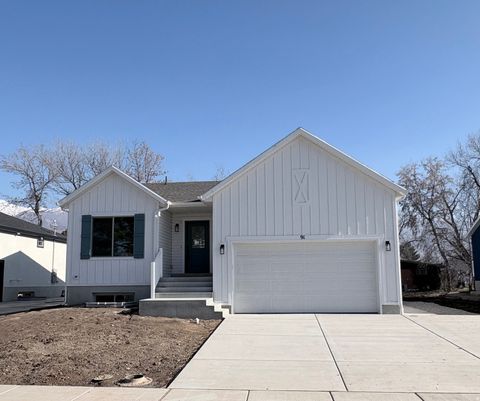 Photo of 91 S 400 W, Kaysville, UT 84037 (MLS # 2127031)