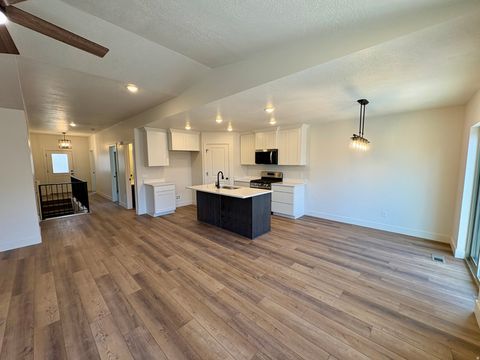 Tiny photo for 91 S 400 W, Kaysville, UT 84037 (MLS # 2127031)