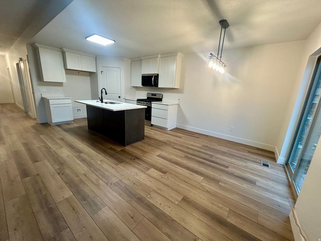 Photo of 91 S 400 W, Kaysville, UT 84037 (MLS # 2127031)