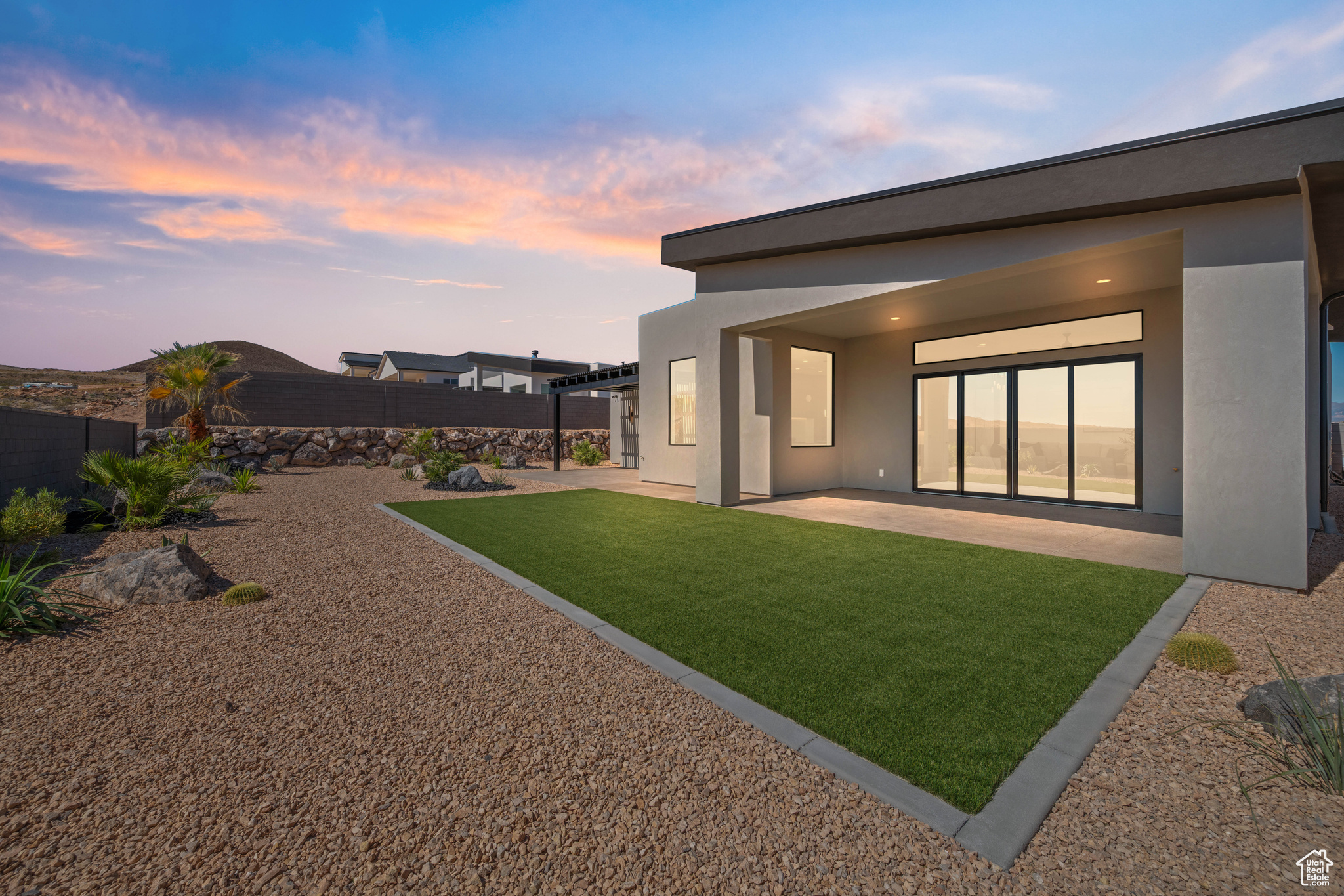 SCENIC POINT - Residential