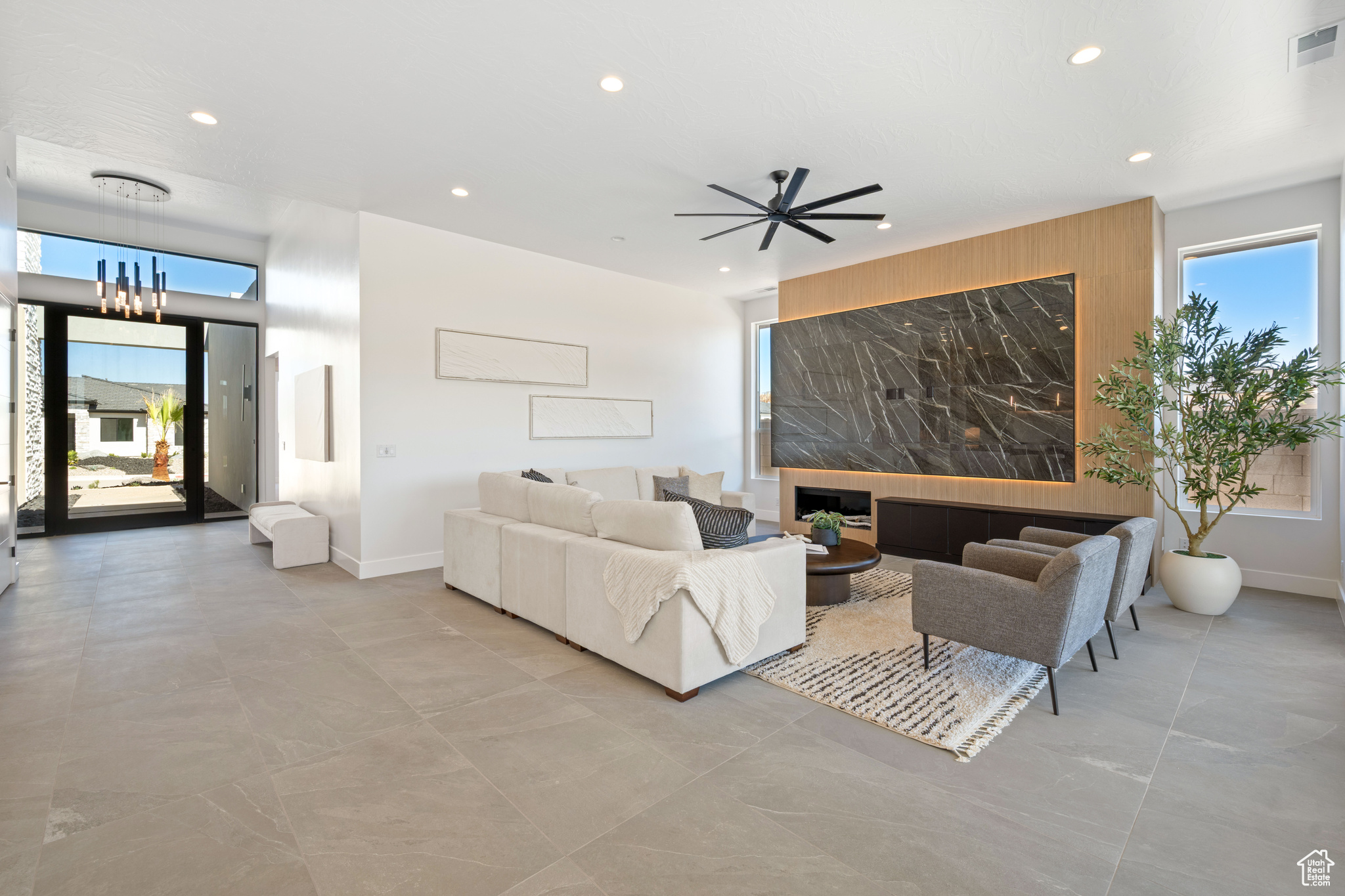 SCENIC POINT - Residential
