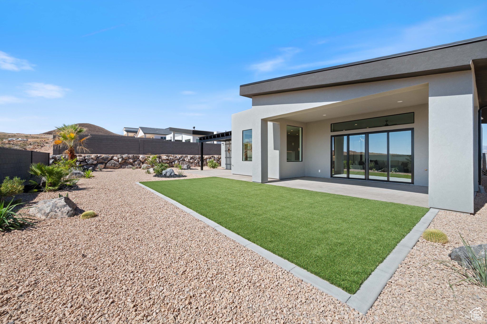 SCENIC POINT - Residential