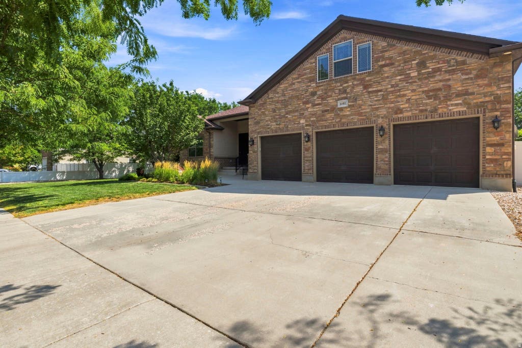 Photo of 5492 DERBY LN, Stansbury Park, UT 84074 (MLS # 2177015)