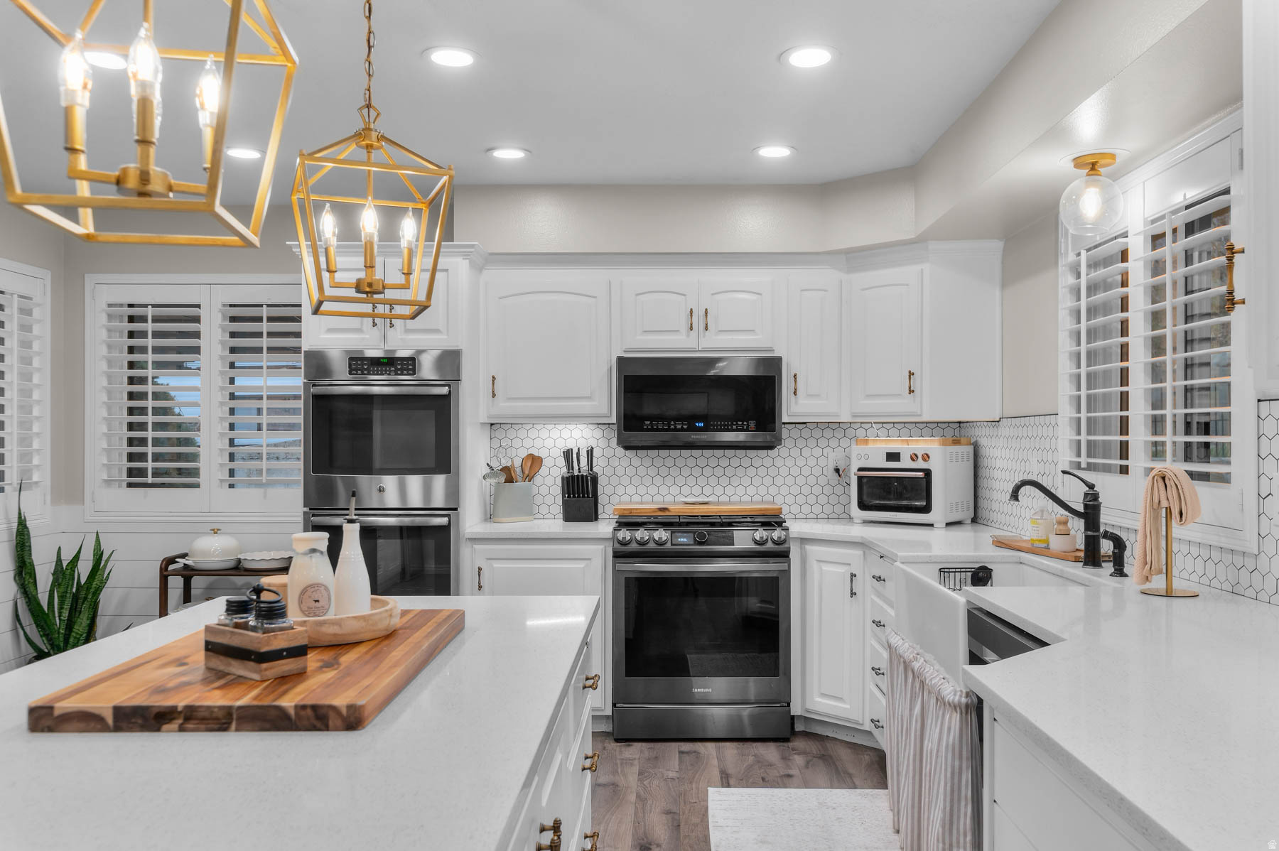 THE OAKS - Residential