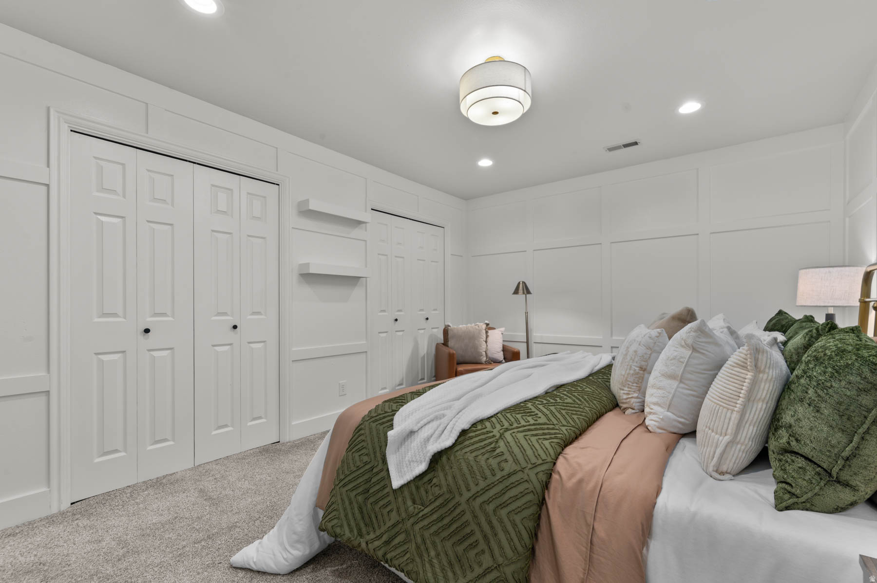 THE OAKS - Residential