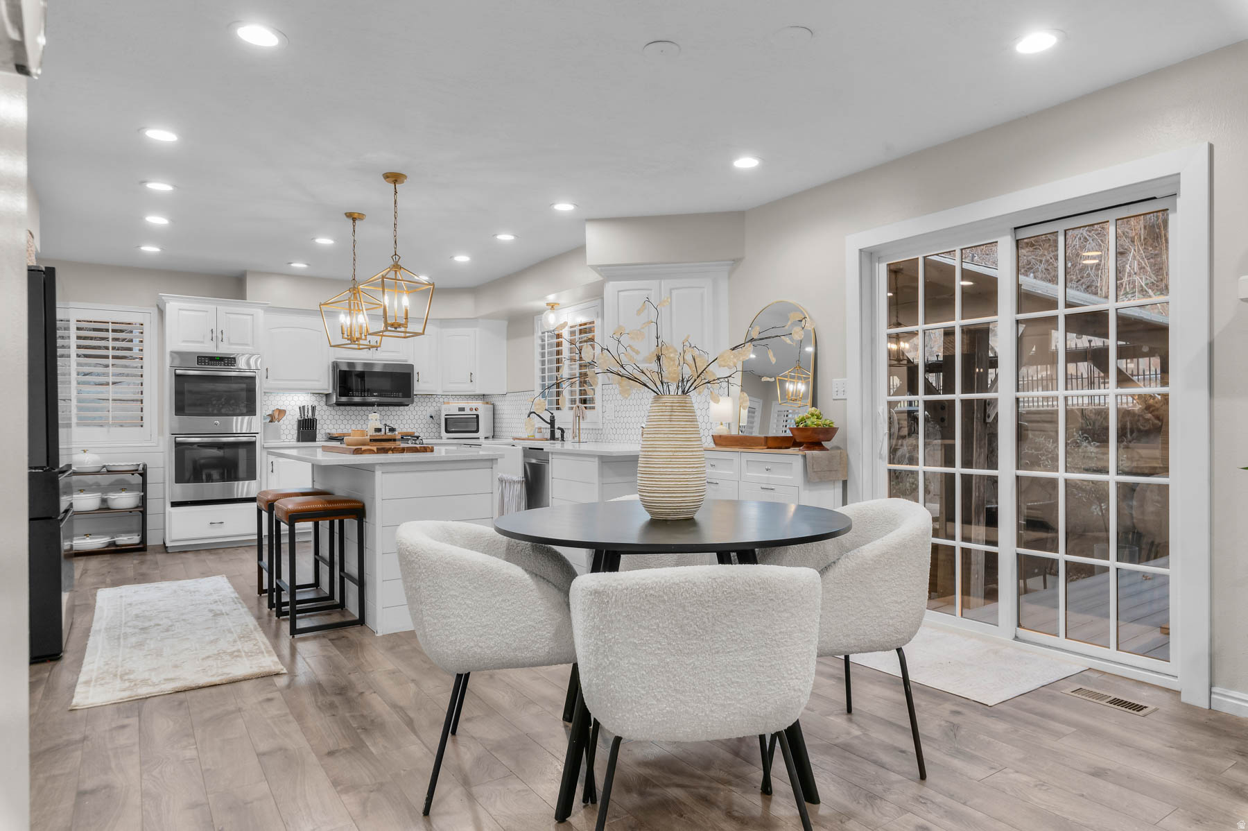 THE OAKS - Residential