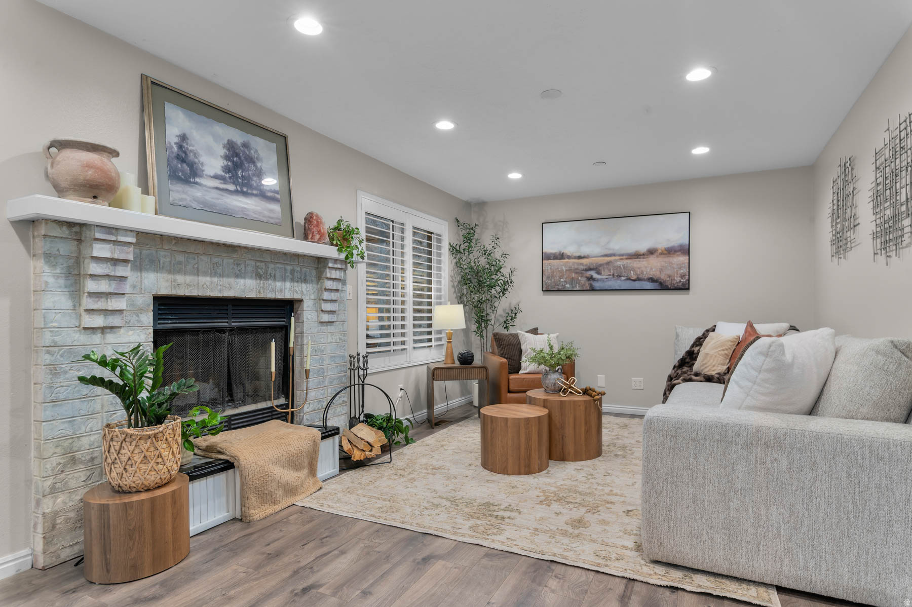 THE OAKS - Residential