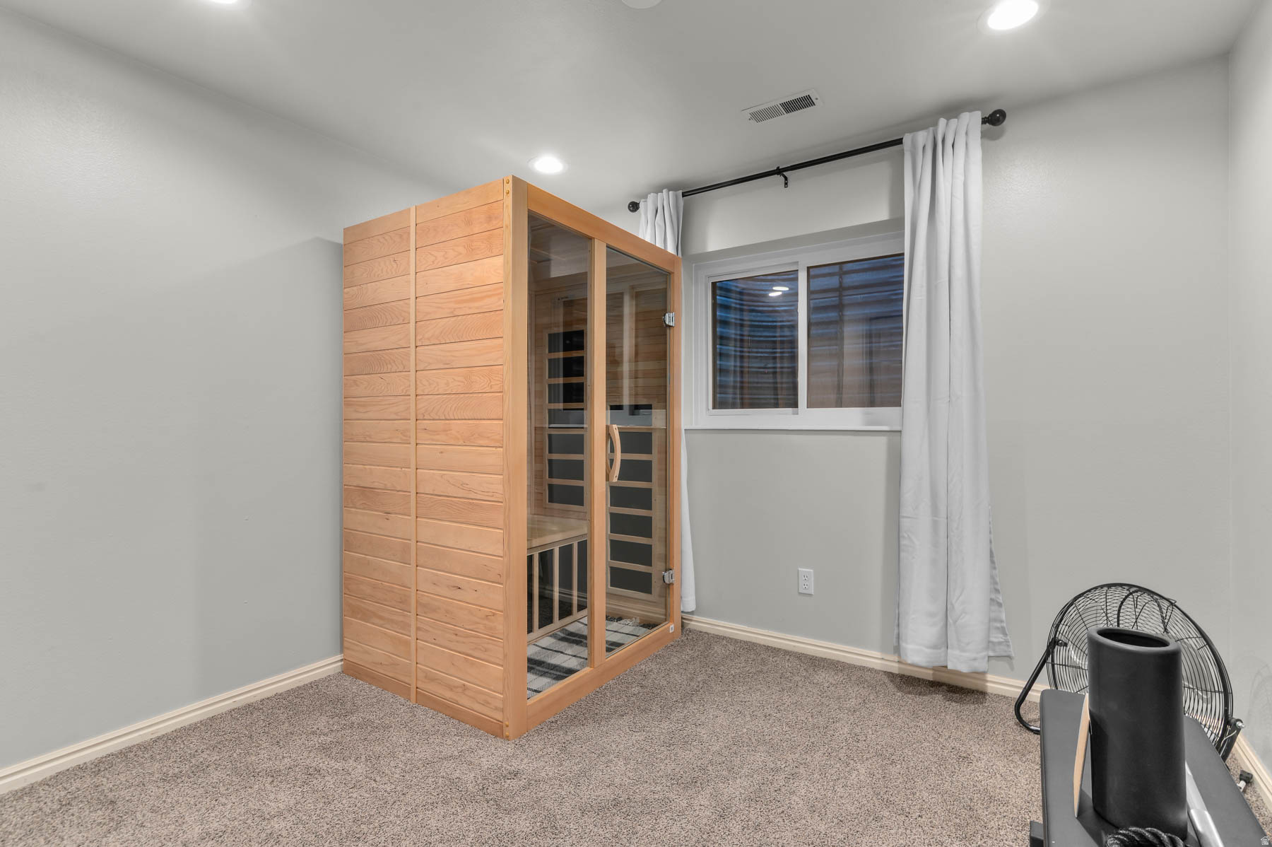 THE OAKS - Residential