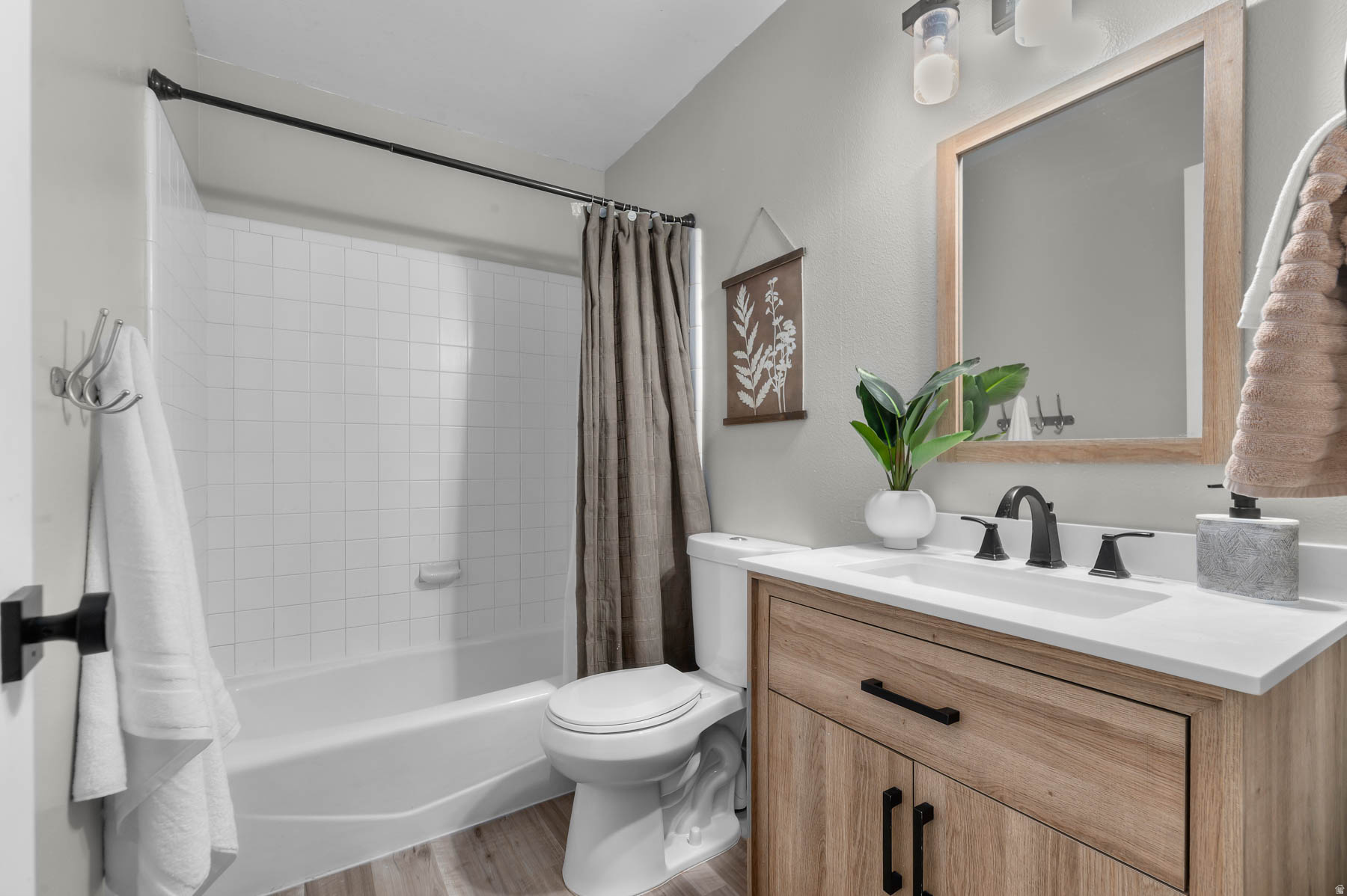 THE OAKS - Residential