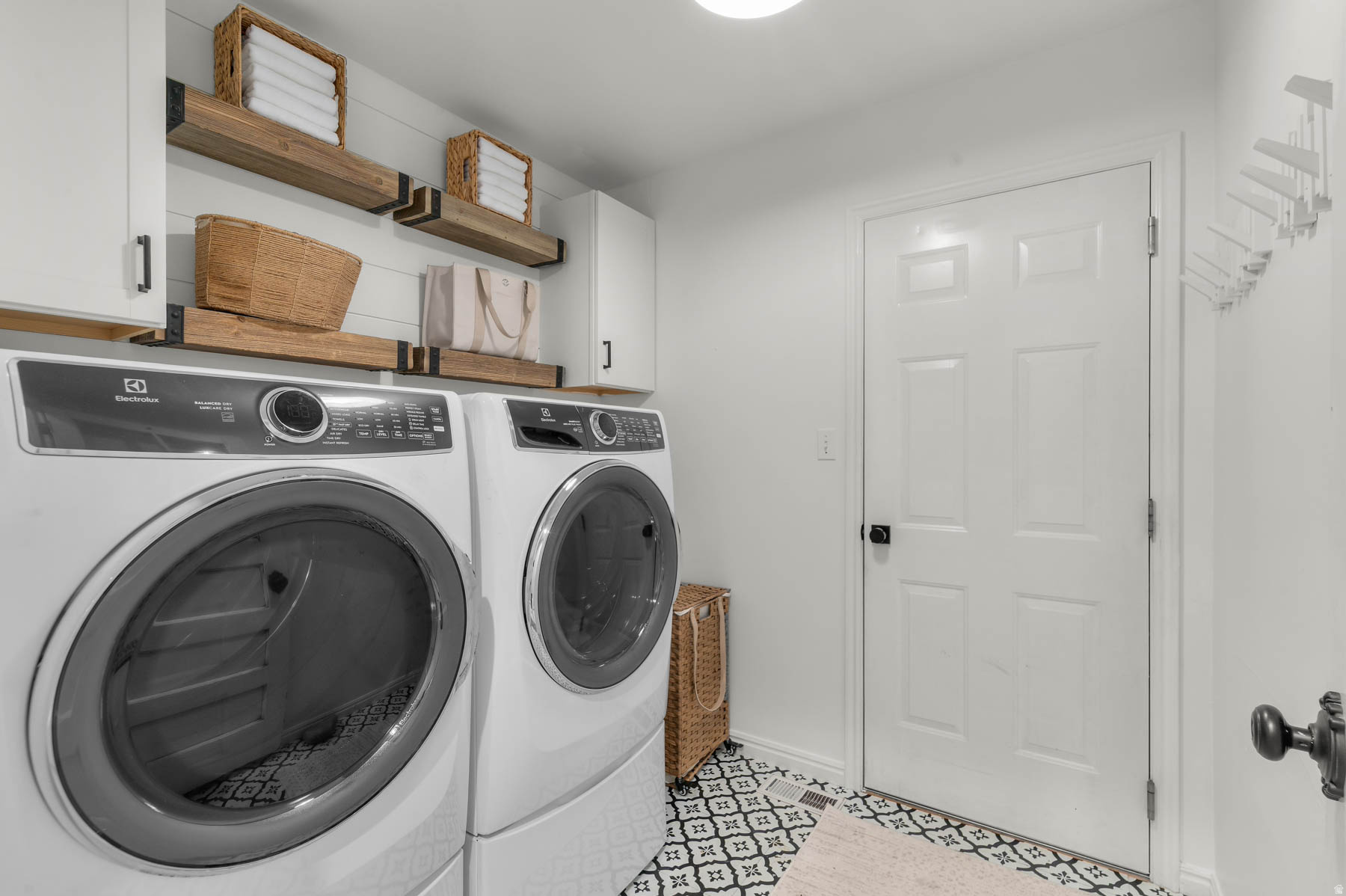 THE OAKS - Residential