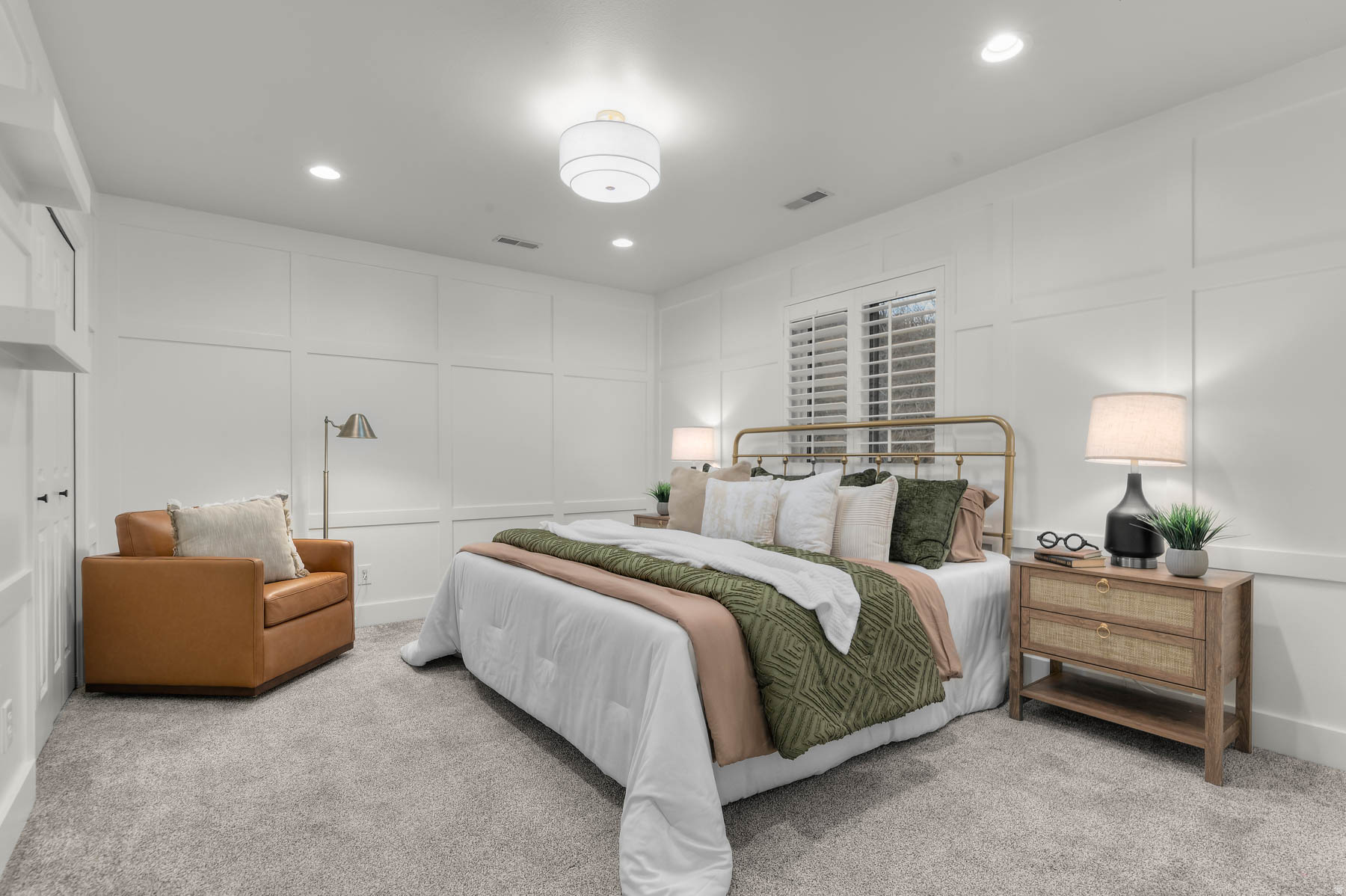 THE OAKS - Residential