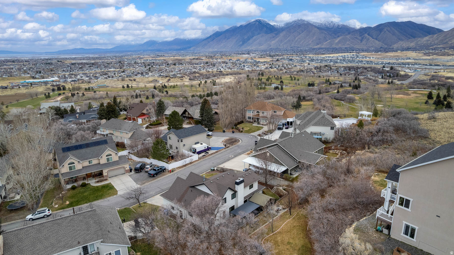 THE OAKS - Residential