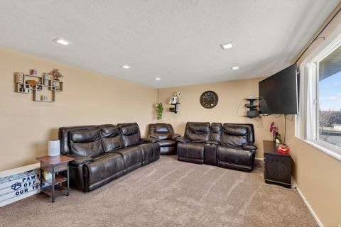 Tiny photo for 911 S 1500 E, Clearfield, UT 84015 (MLS # 2136316)