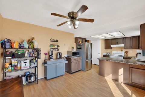 Tiny photo for 911 S 1500 E, Clearfield, UT 84015 (MLS # 2136316)