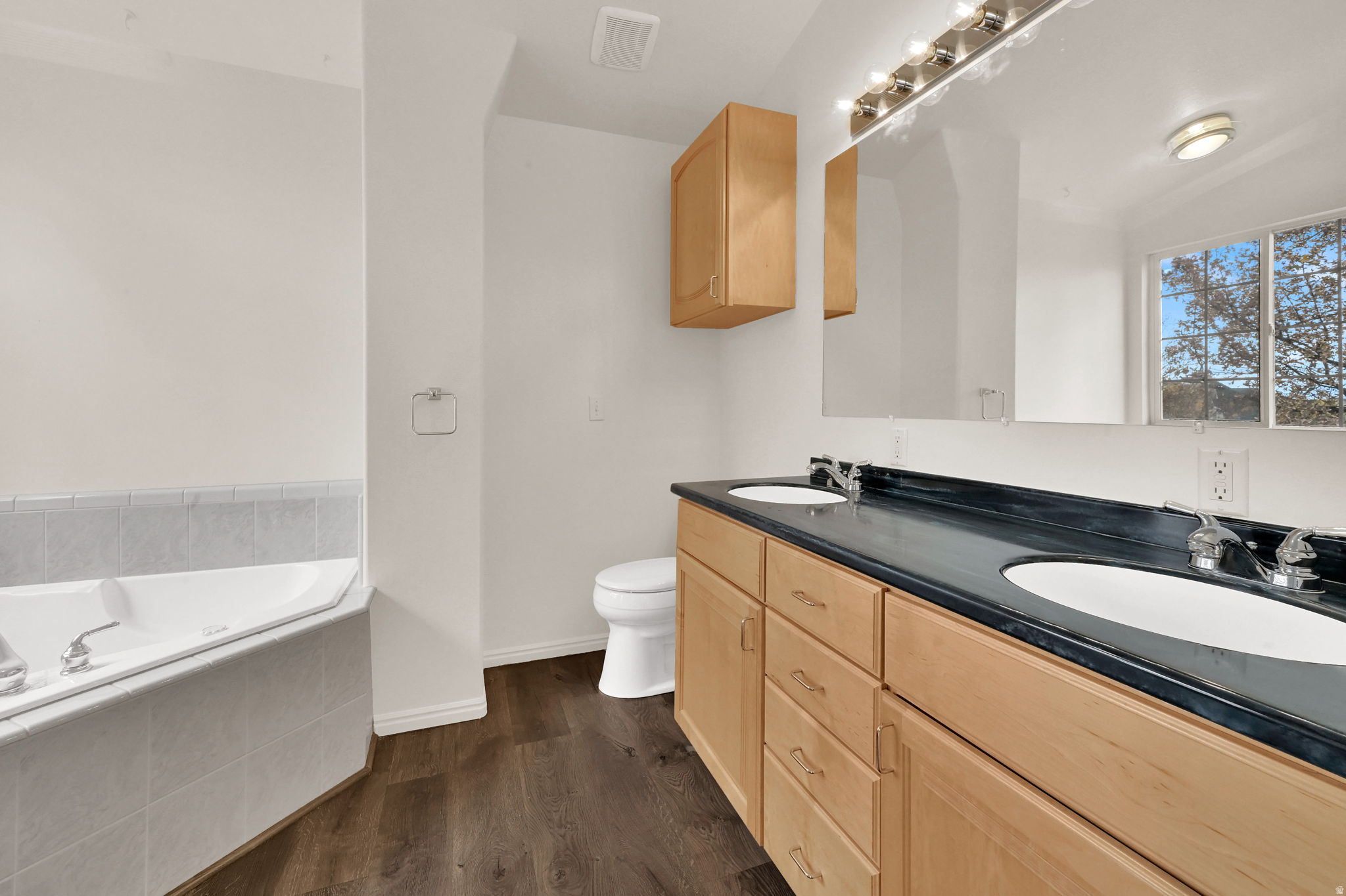 PEBBLE BEACH - Residential