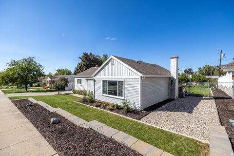 Tiny photo for 505 E 900 N, Bountiful, UT 84010 (MLS # 2185203)