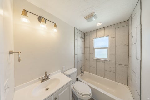 Tiny photo for 505 E 900 N, Bountiful, UT 84010 (MLS # 2185203)
