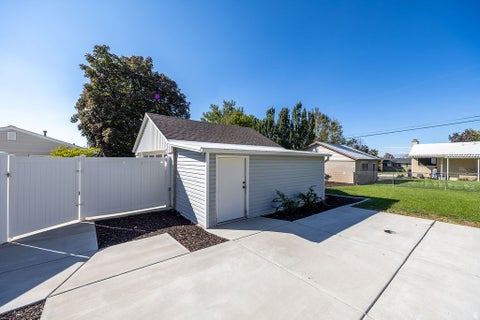 Tiny photo for 505 E 900 N, Bountiful, UT 84010 (MLS # 2185203)
