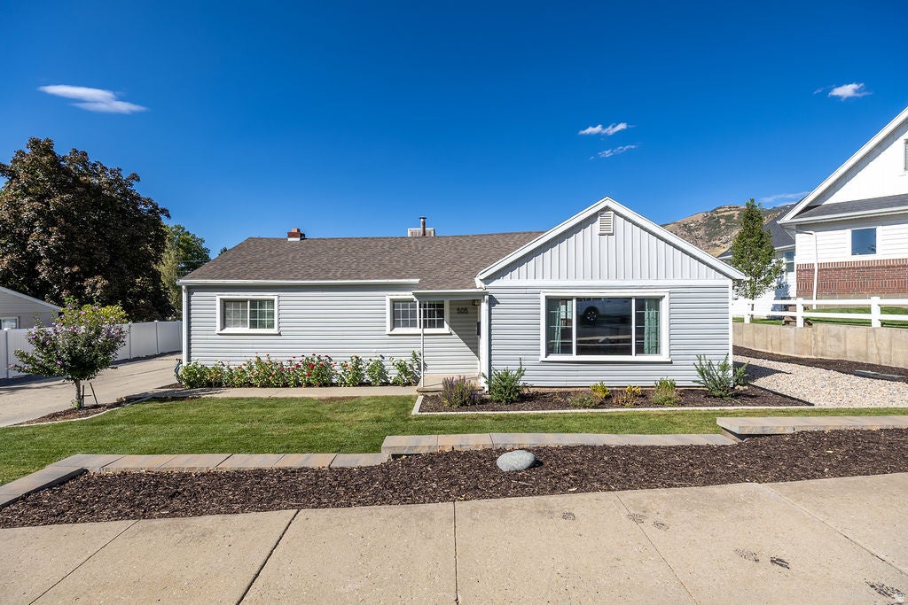 Photo of 505 E 900 N, Bountiful, UT 84010 (MLS # 2185203)