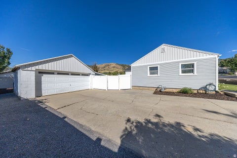 Tiny photo for 505 E 900 N, Bountiful, UT 84010 (MLS # 2185203)