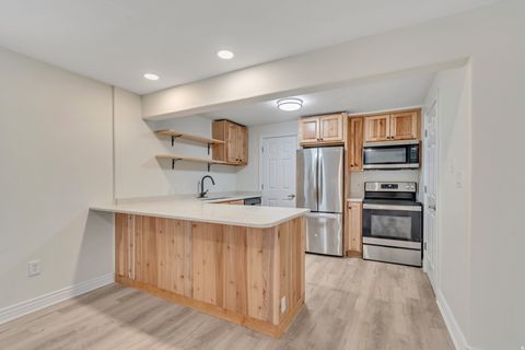 Tiny photo for 534 E FOX FARM PL, Draper, UT 84020 (MLS # 2149716)
