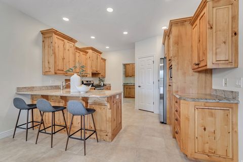 Tiny photo for 534 E FOX FARM PL, Draper, UT 84020 (MLS # 2149716)