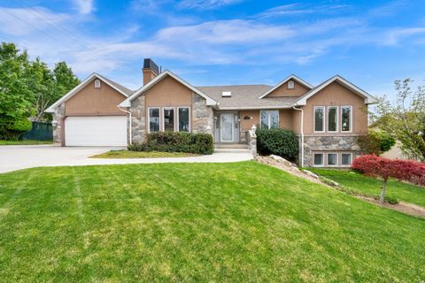 Photo of 1506 S LAKEVIEW DR, Bountiful, UT 84010 (MLS # 2152484)