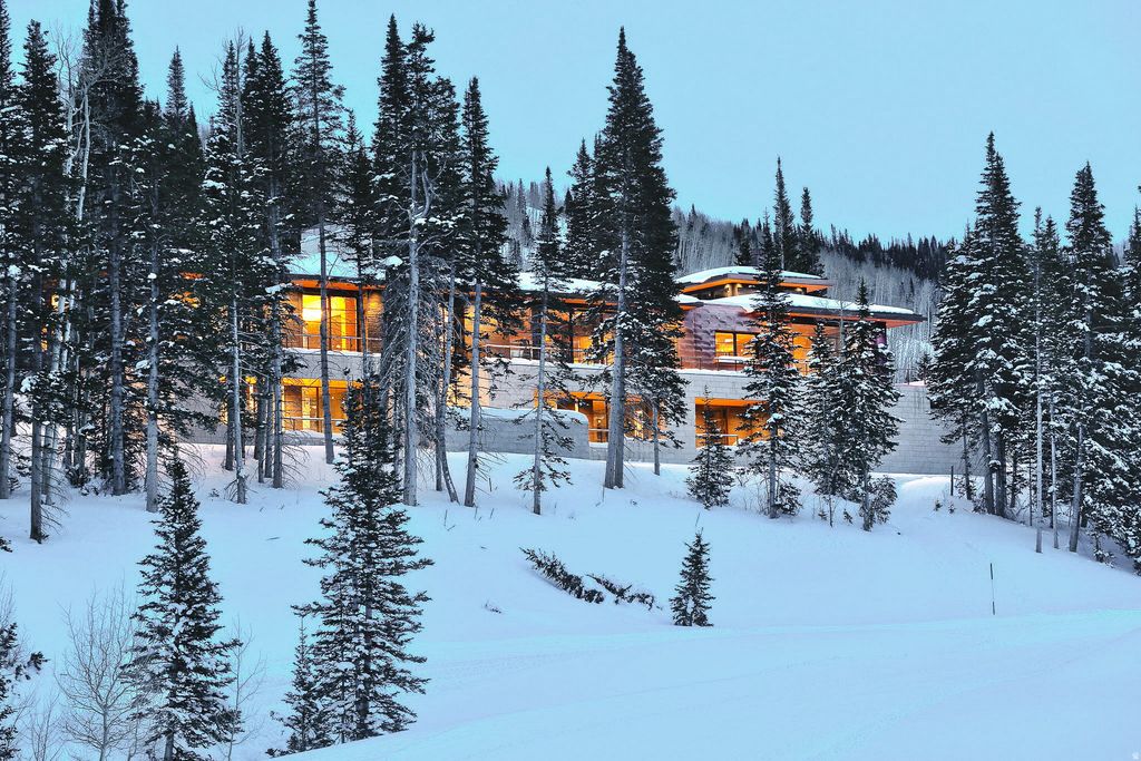 Photo of 253 WHITE PINE RD, Park City, UT 84060 (MLS # 2126787)