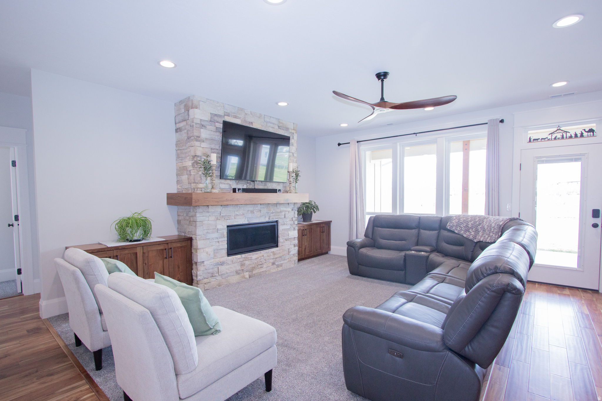 HAWK CREST - Residential