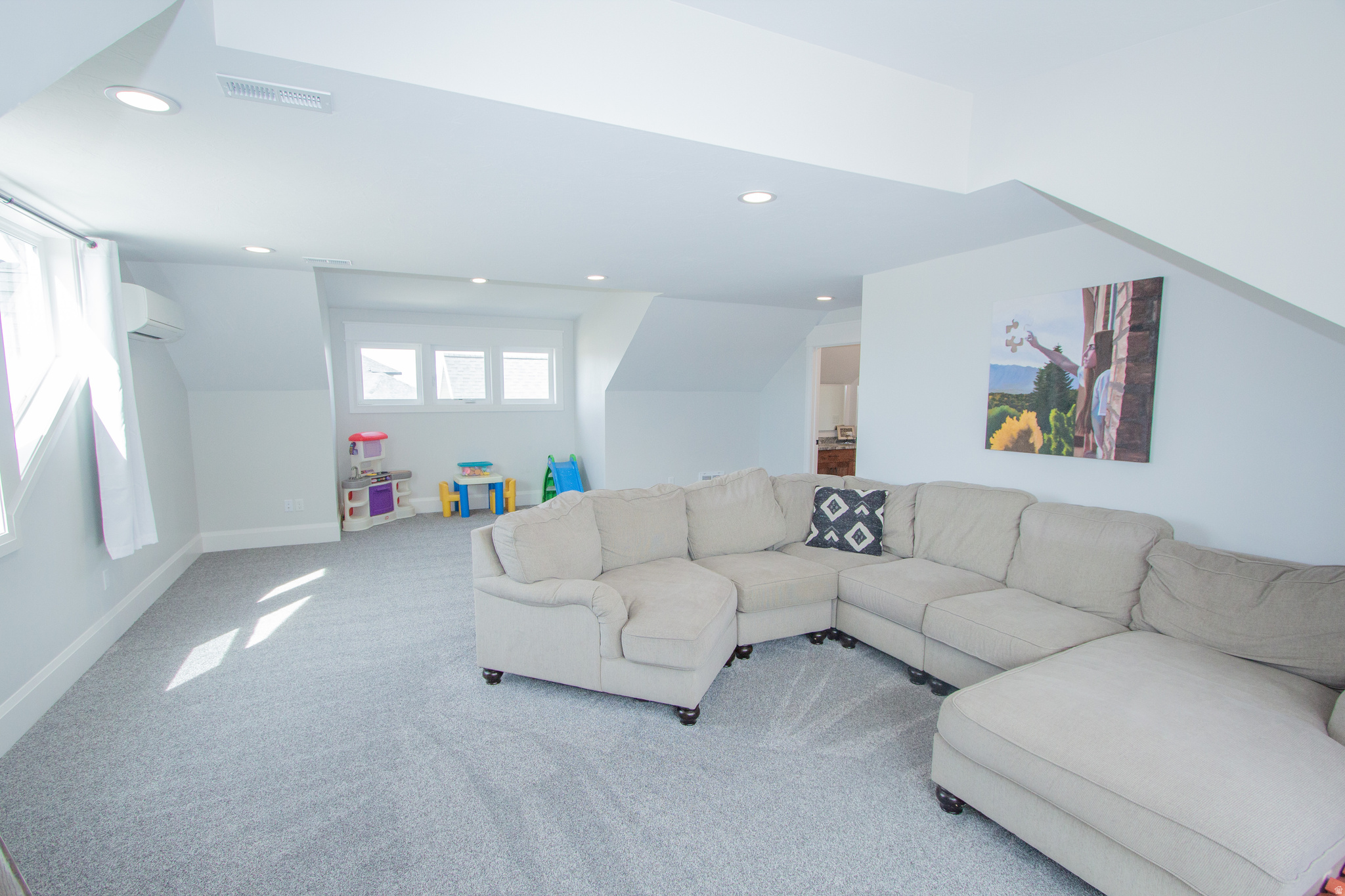 HAWK CREST - Residential