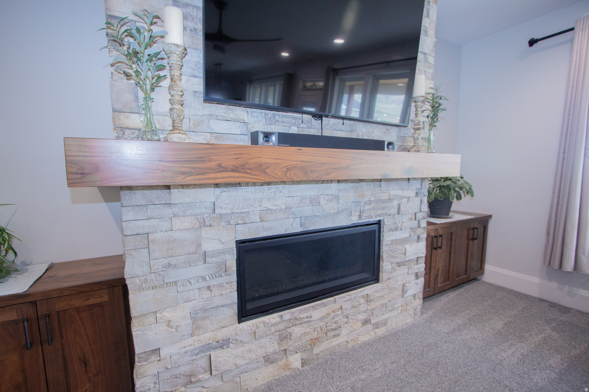 HAWK CREST - Residential