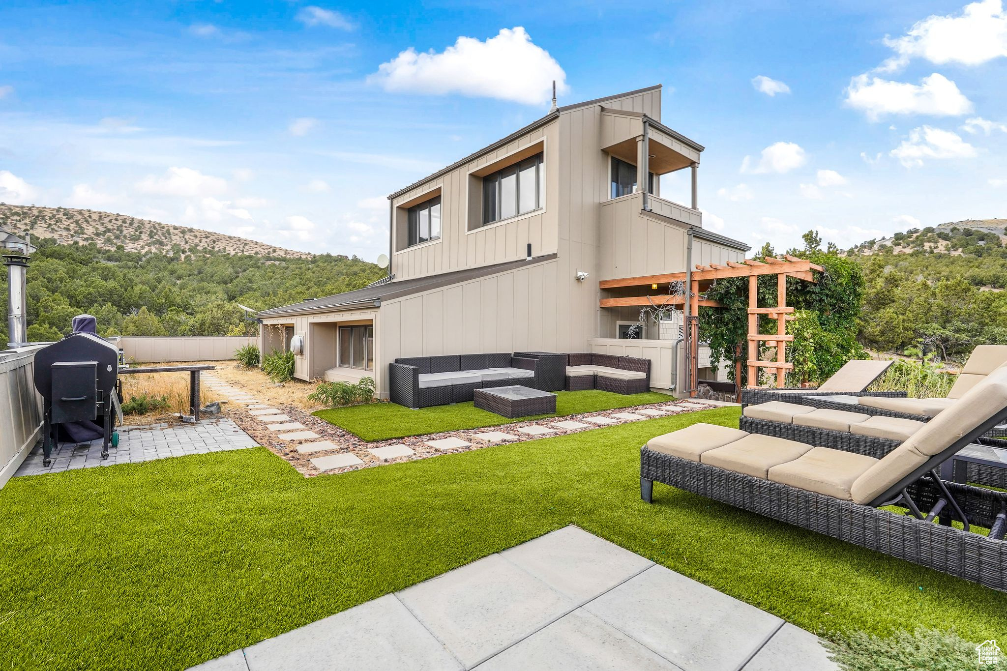 HI-COUNTRY ESTATE II - Residential