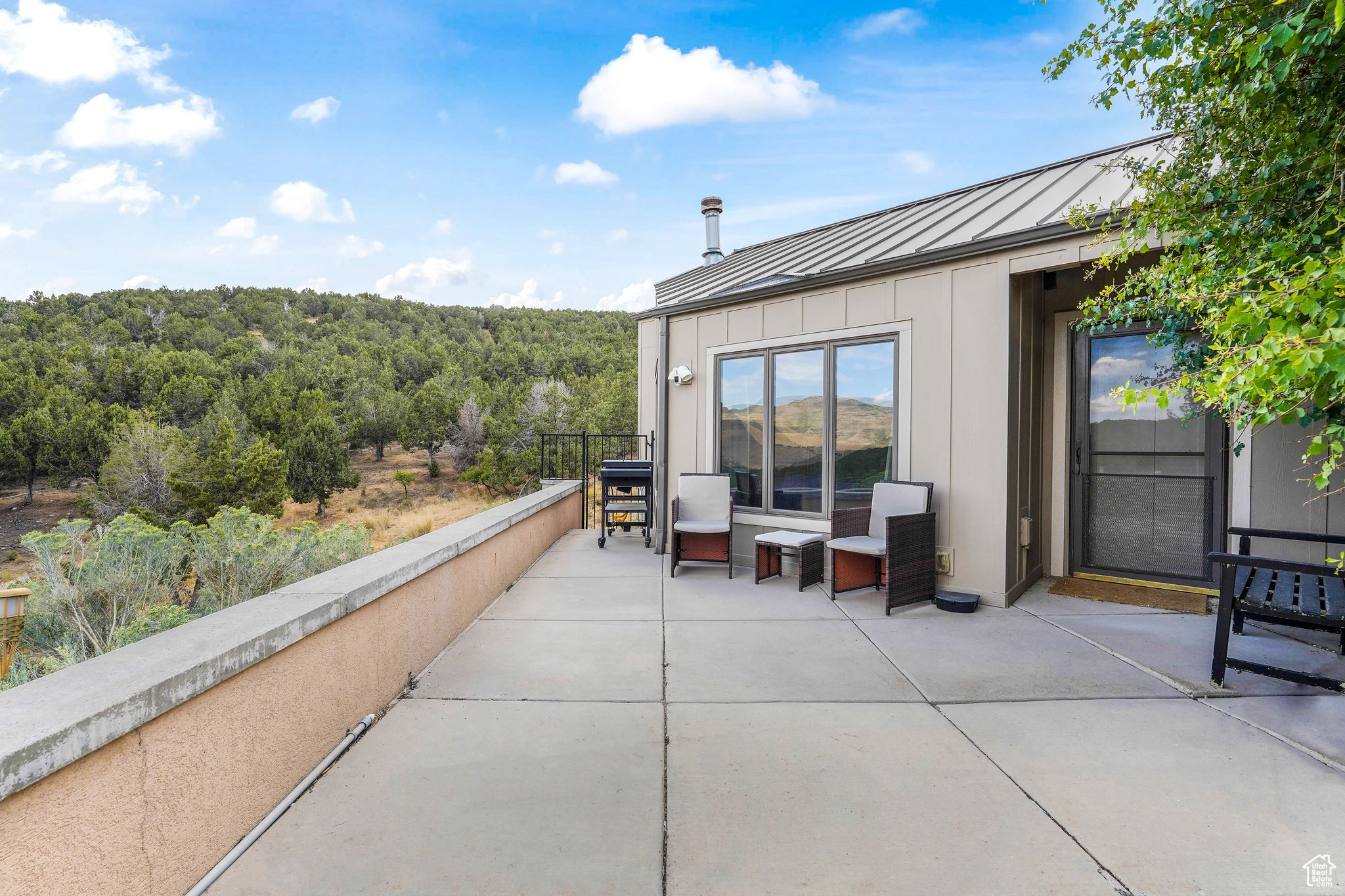 HI-COUNTRY ESTATE II - Residential