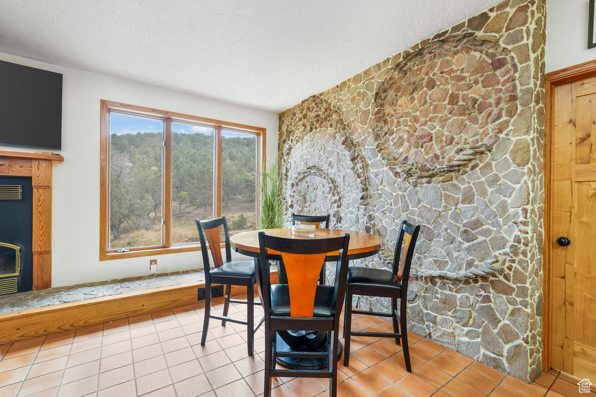 HI-COUNTRY ESTATE II - Residential