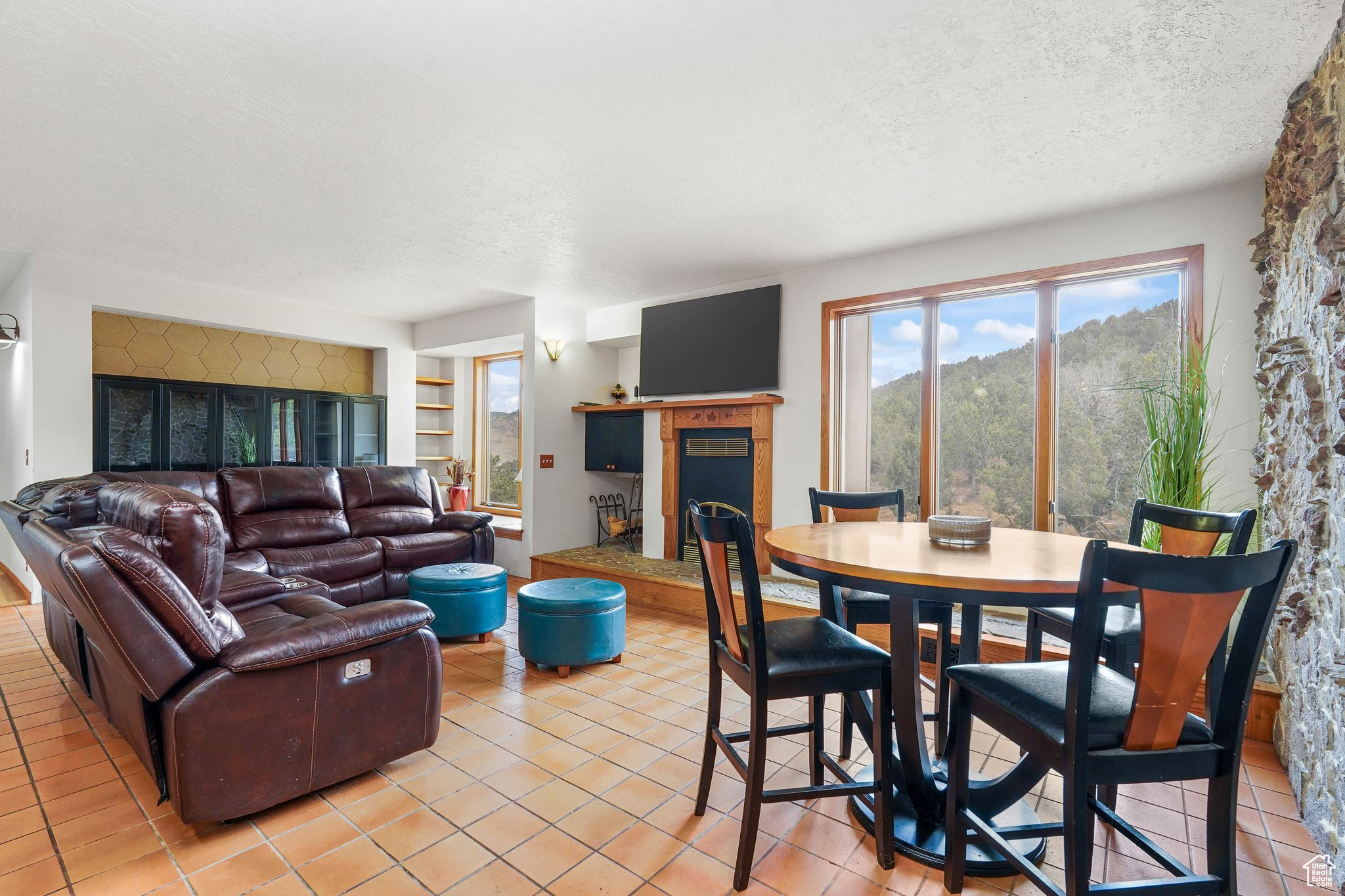 HI-COUNTRY ESTATE II - Residential