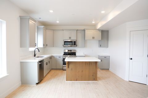 Tiny photo for 467 E 720 N LOT #7, Salem, UT 84653 (MLS # 2127950)