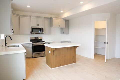 Tiny photo for 467 E 720 N LOT #7, Salem, UT 84653 (MLS # 2127950)