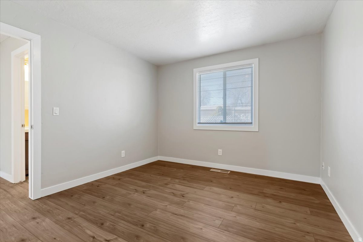 BURLINGTON - Residential