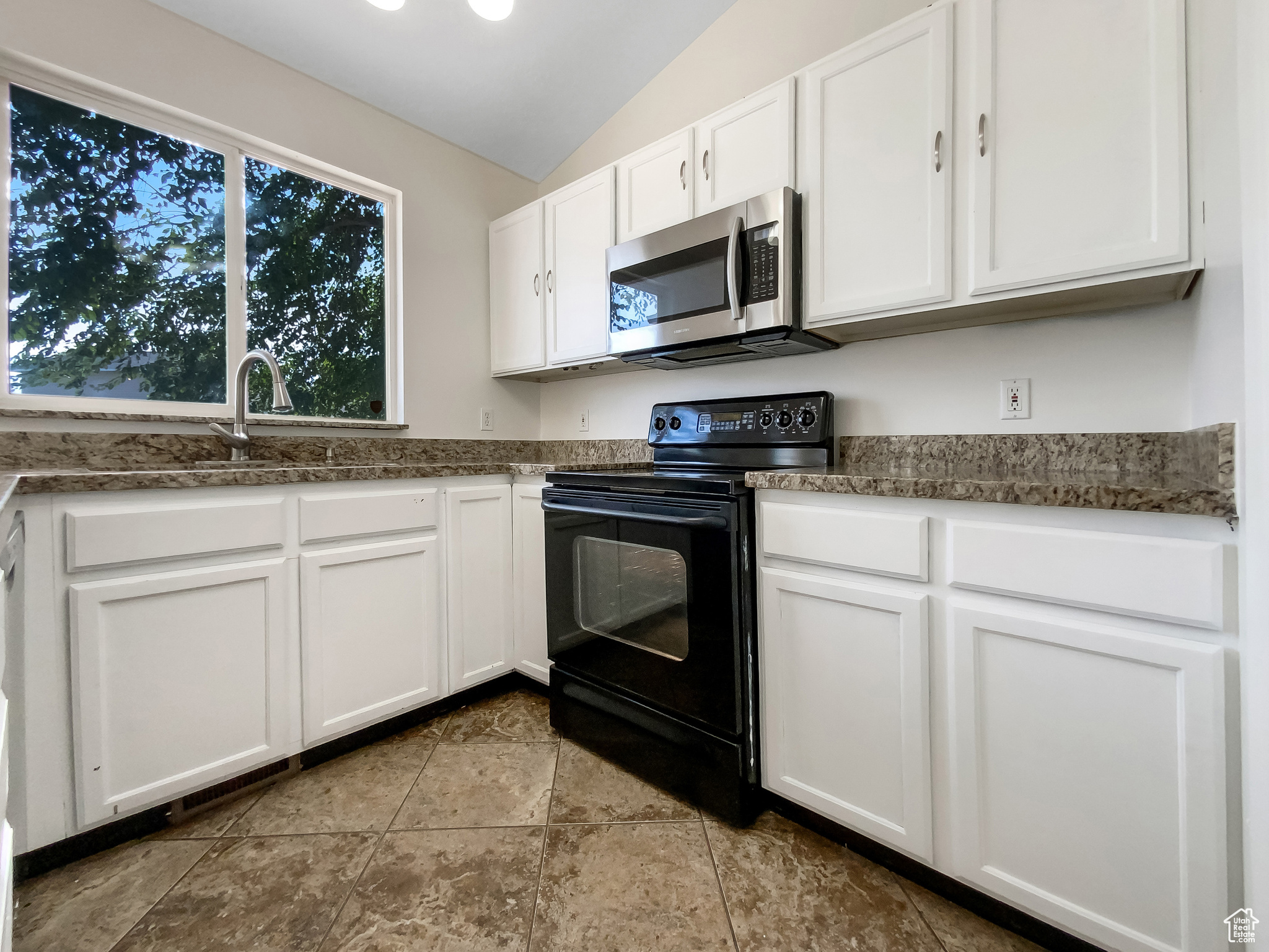 3195 S Marcrest Dr, West Valley City, Utah image 2