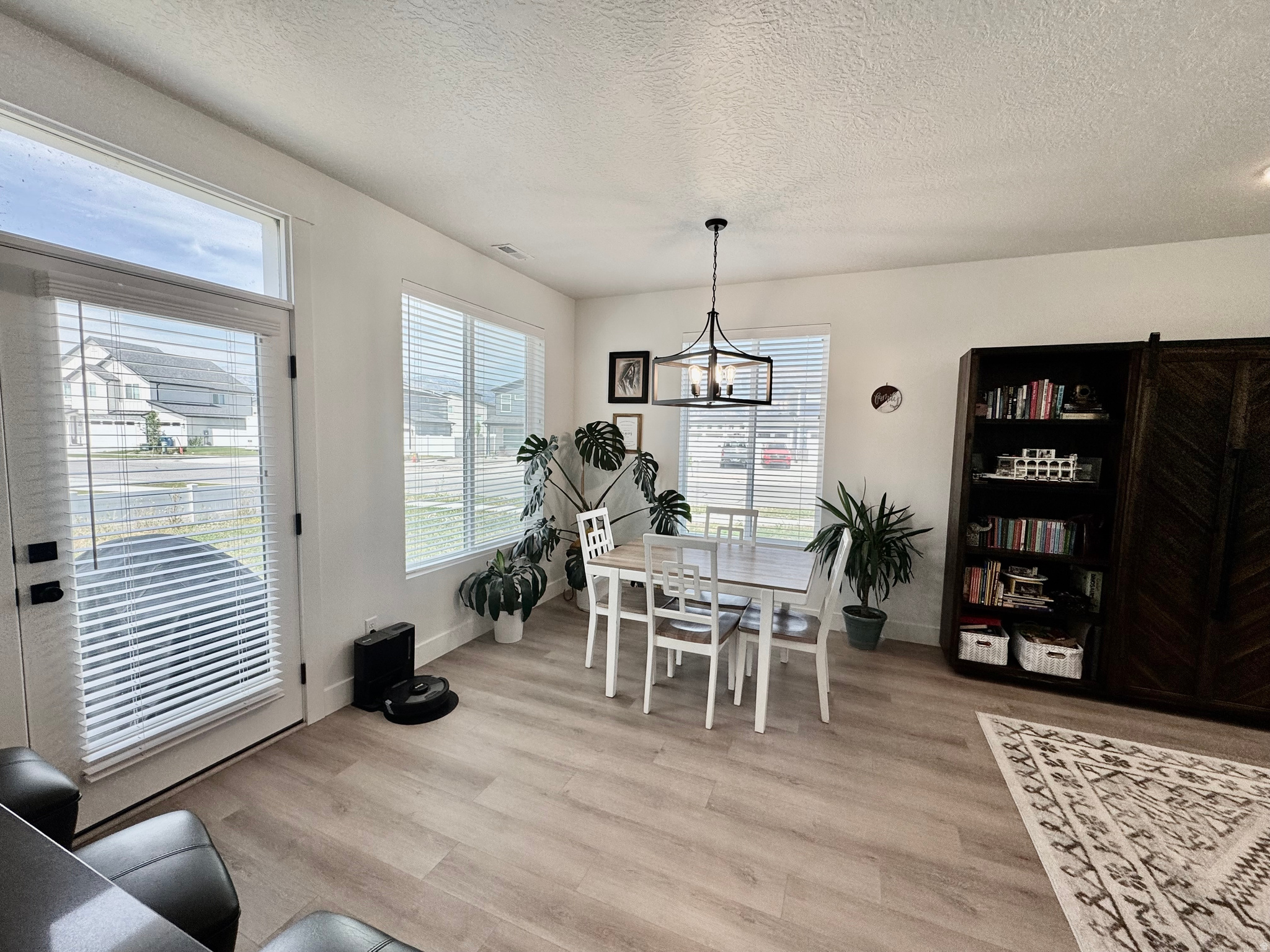 LAKESHORE LANDING - Residential