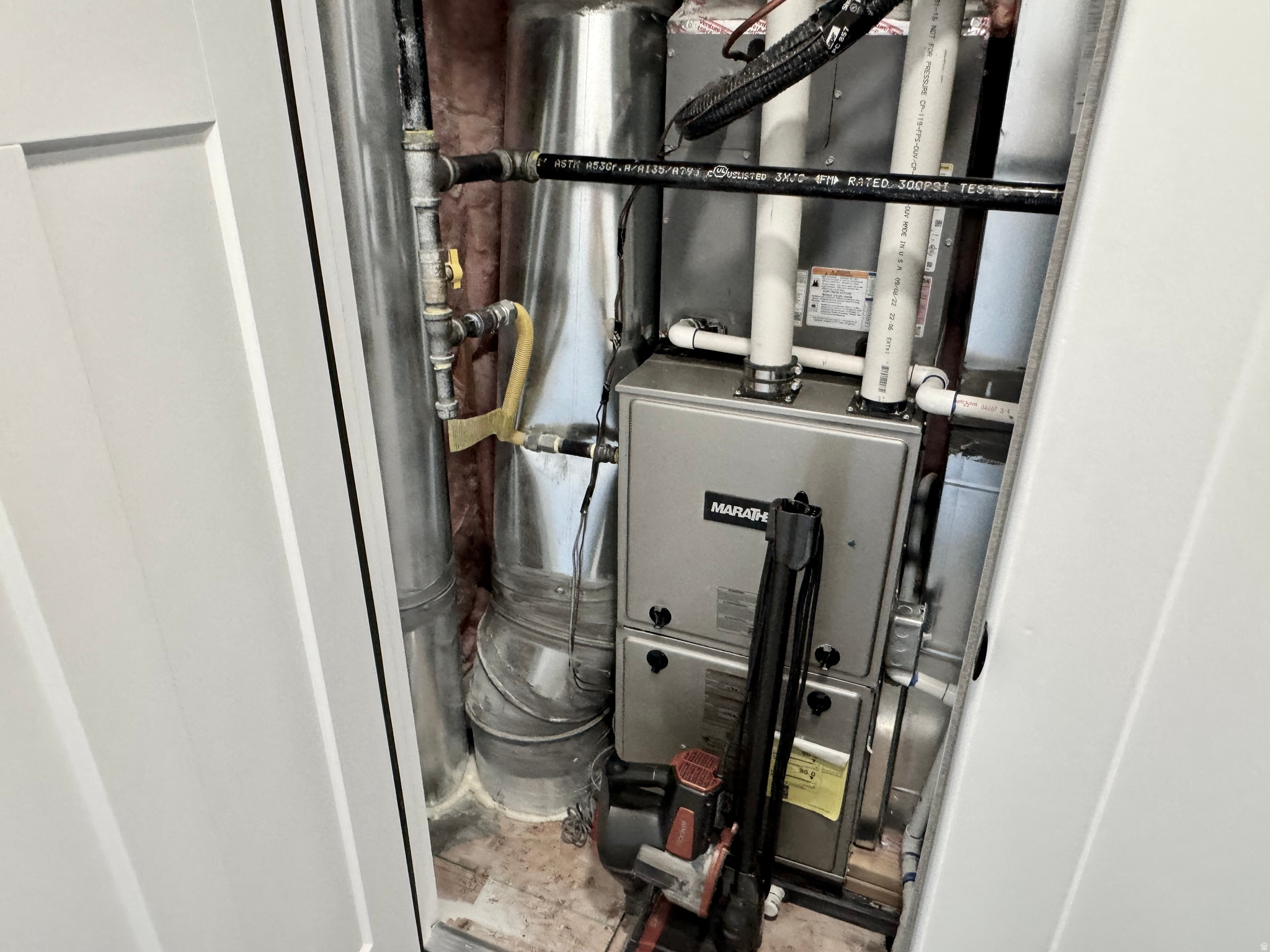 LAKESHORE LANDING - Residential