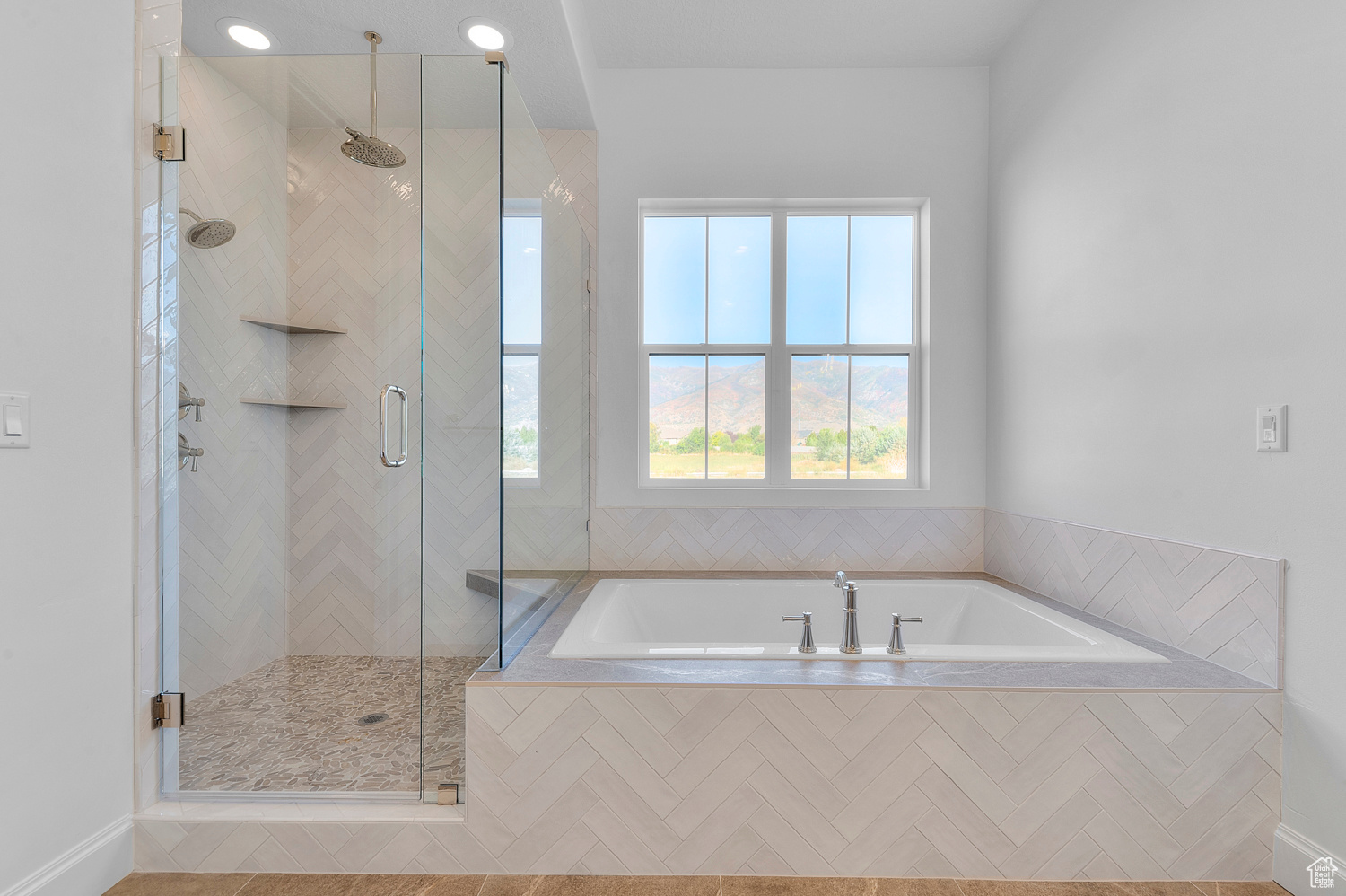 CRESTED PEAKS 12 - Residential
