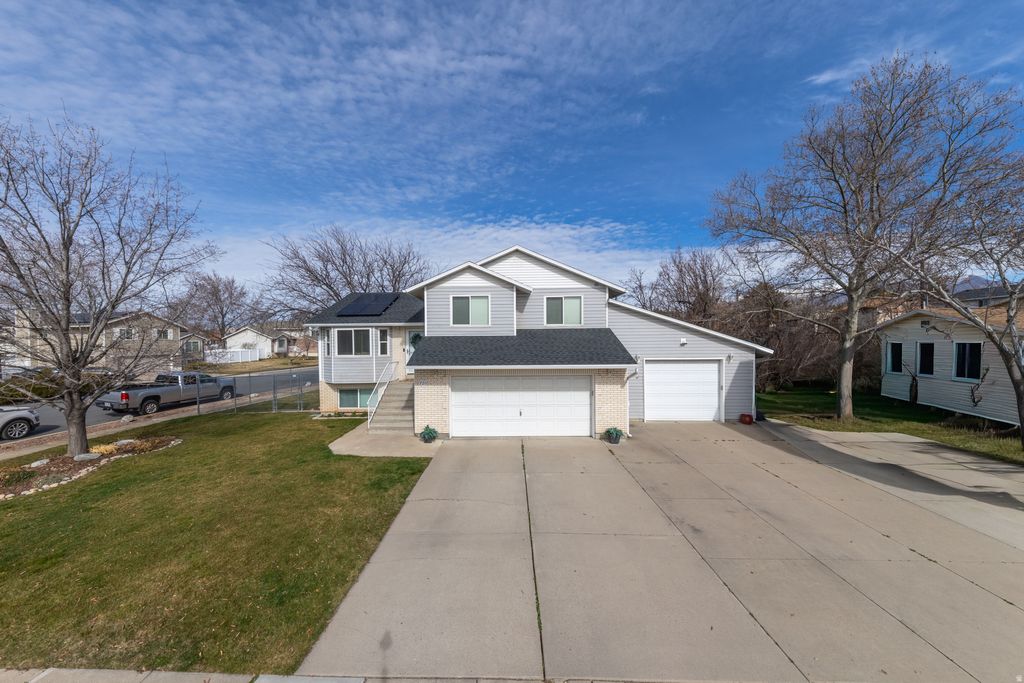 Photo of 2350 N 720 W, Layton, UT 84041 (MLS # 2140044)