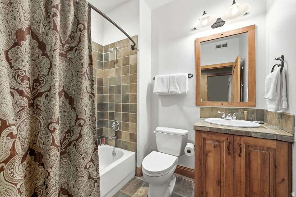 CANYON CROSSING CONDO - Residential