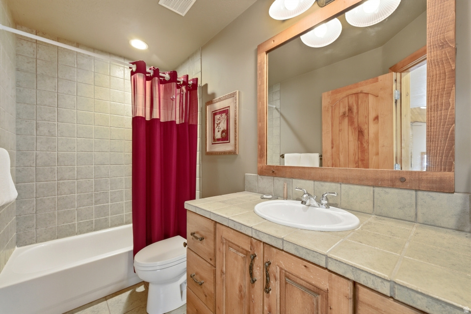 CANYON CROSSING CONDO - Residential