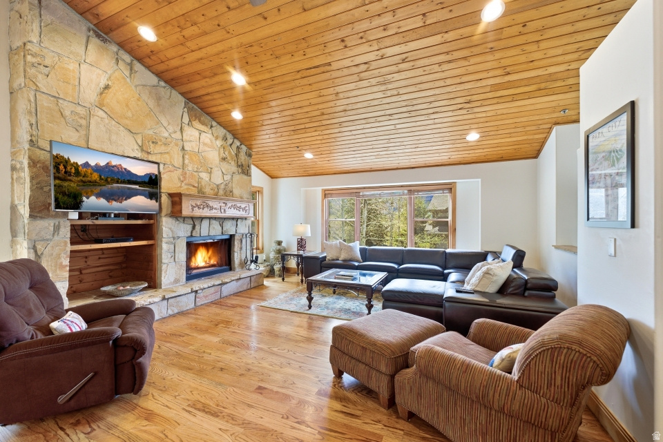 CANYON CROSSING CONDO - Residential