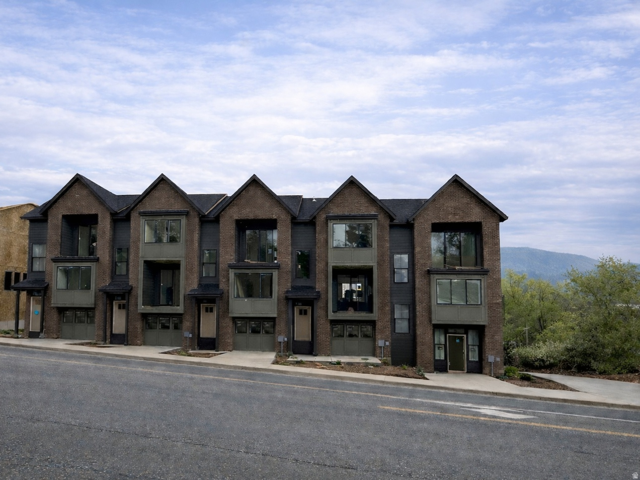 COTTONWOOD CREEK TOWNHOMES - Residential