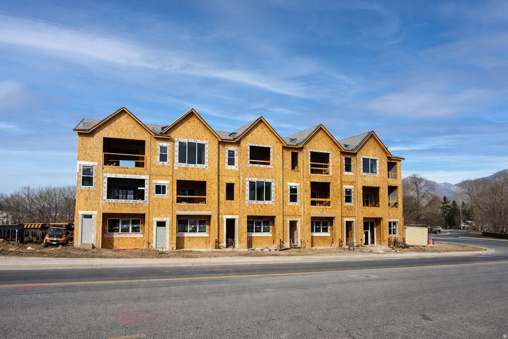 Photo of 872 E BROOKSHADE LN #102, Murray, UT 84107 (MLS # 2144930)